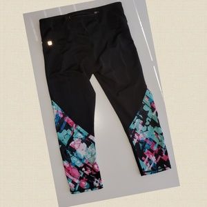 Fabletics Workout Capri Pants